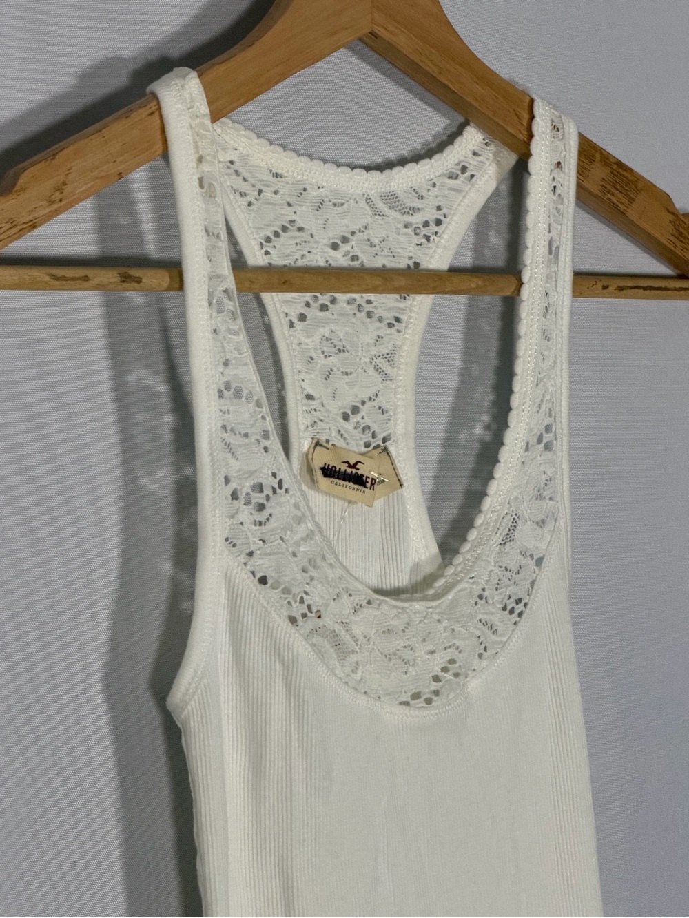 Hollister White Lace Racerback Ribbed Tank Top XS Y2K Coquette - Picture 4 of 11
